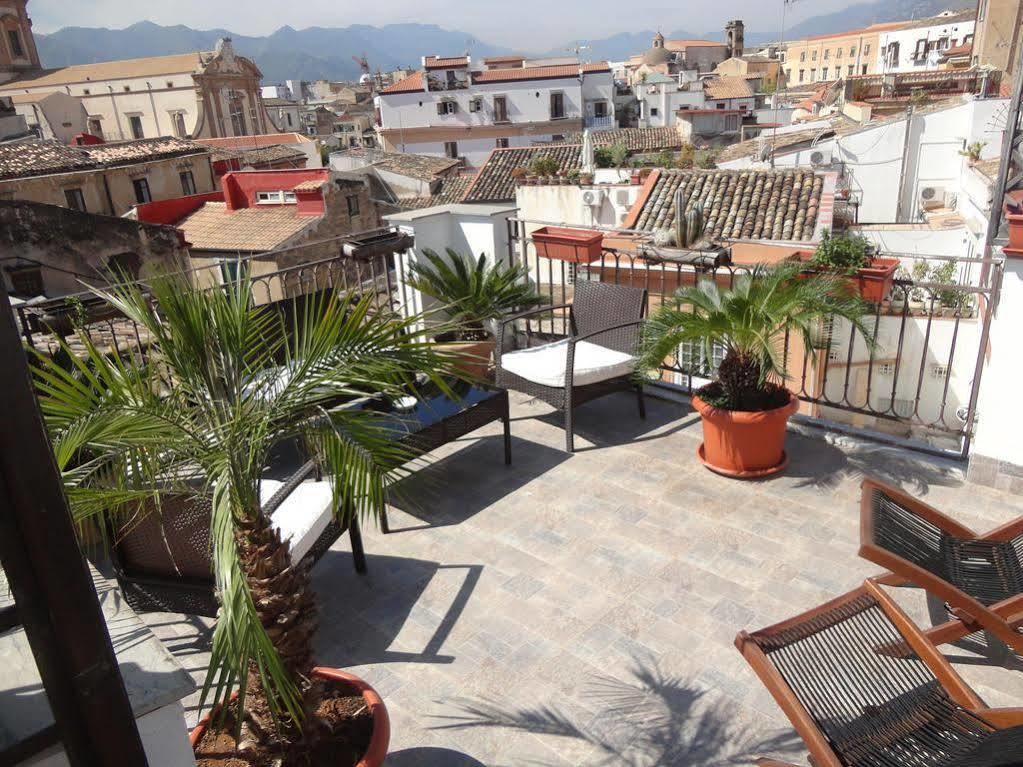 Acomodação com café da manhã  La Terrazza Sul Centro 2*