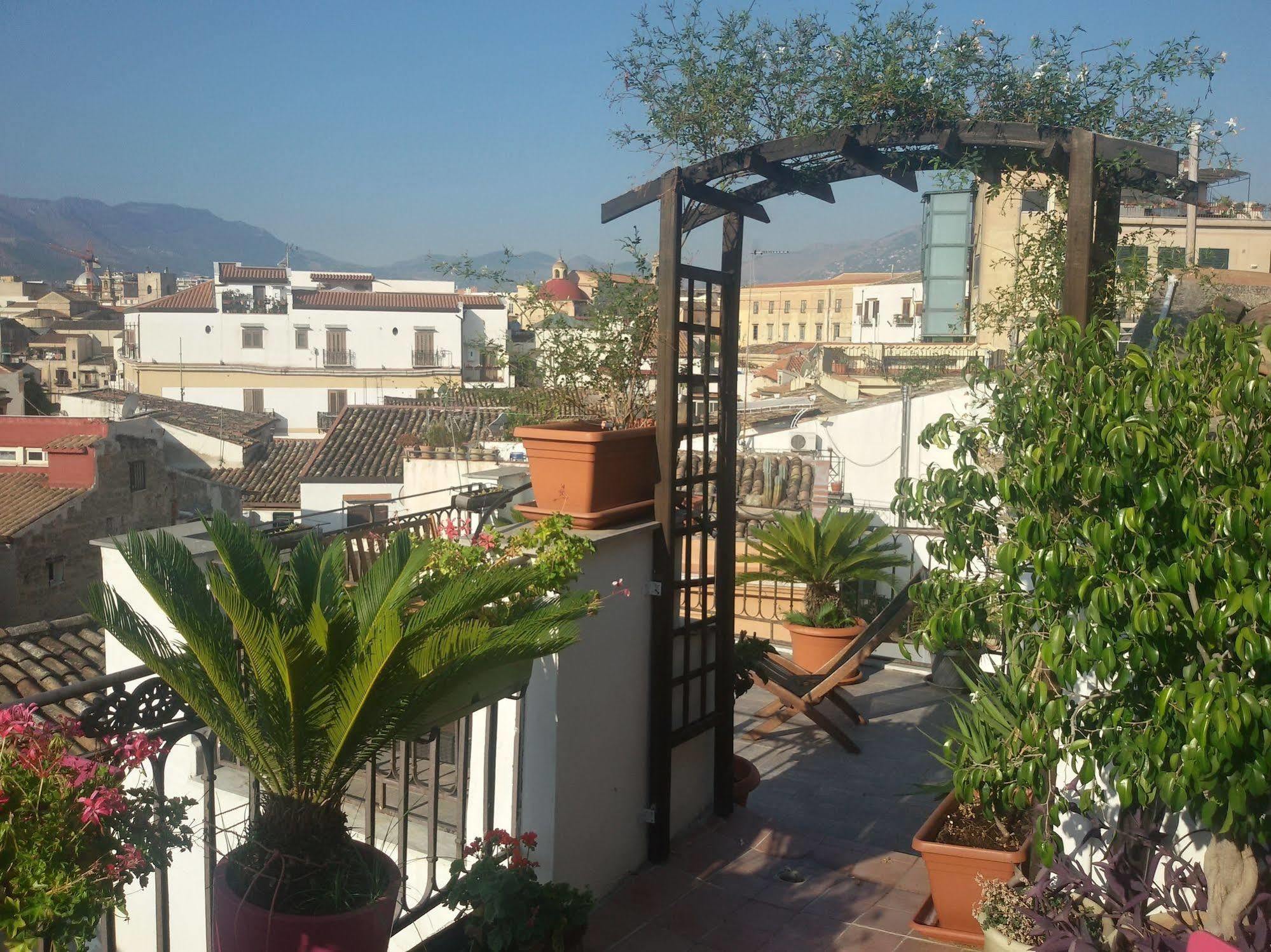 Acomodação com café da manhã  La Terrazza Sul Centro